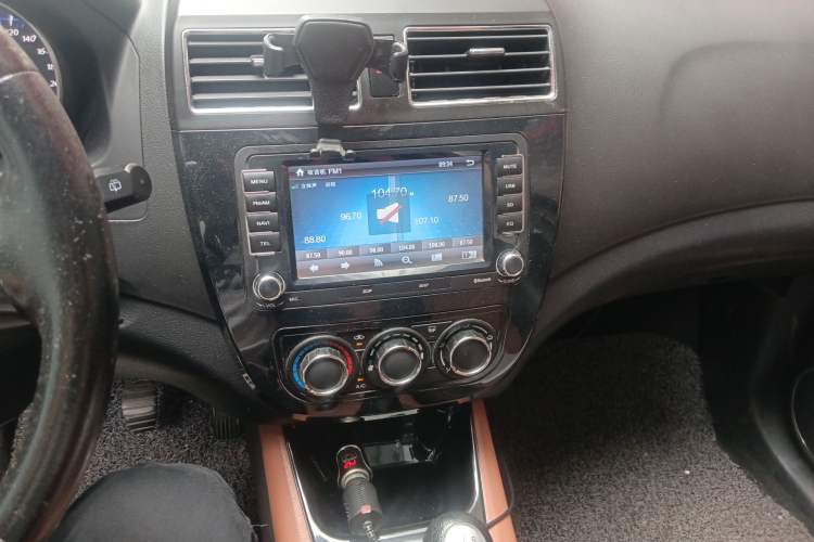 Used FORTHING Joyear X5 2015 1.6L Manual Luxury Model Audio And AC Panel