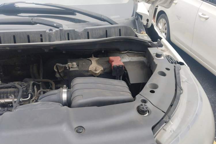 Used FORTHING Joyear X5 2015 1.6L Manual Luxury Model Engine Bay Left