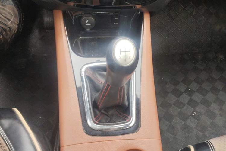 Used FORTHING Joyear X5 2015 1.6L Manual Luxury Model Gear Lever