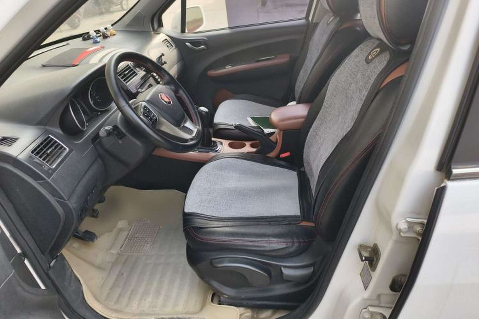 Used FORTHING Joyear X5 2015 1.6L Manual Luxury Model Left Front Seat