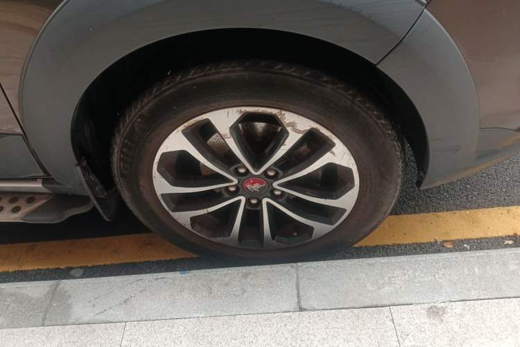 Used FORTHING Joyear X5 2015 1.6L Manual Luxury Model Right Front Wheel Hub