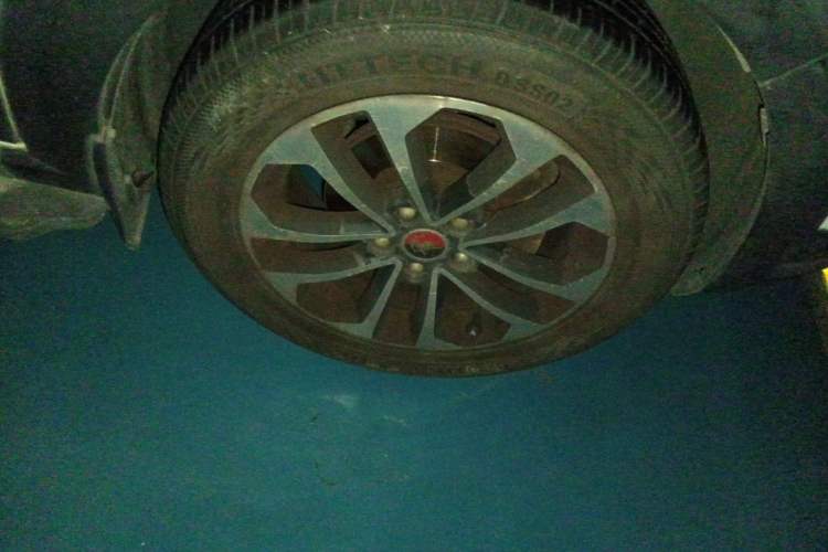 Used FORTHING Joyear X5 2015 1.6L Manual Luxury Model Right Front Wheel Hub
