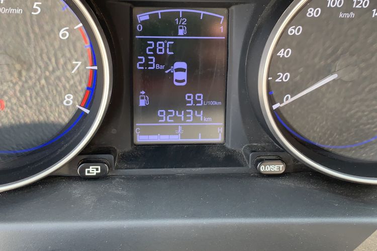 Used FORTHING Joyear X5 2015 1.8T Manual Luxury Model Odometer Close Up