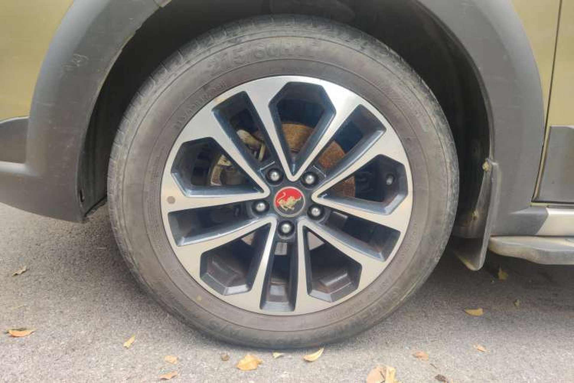 Used FORTHING Joyear X5 2015 1.8T Manual Luxury Model Right Front Wheel Hub