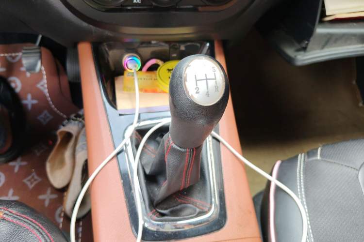 Used FORTHING Joyear X5 2015 1.6L Manual Luxury Model Gear Lever