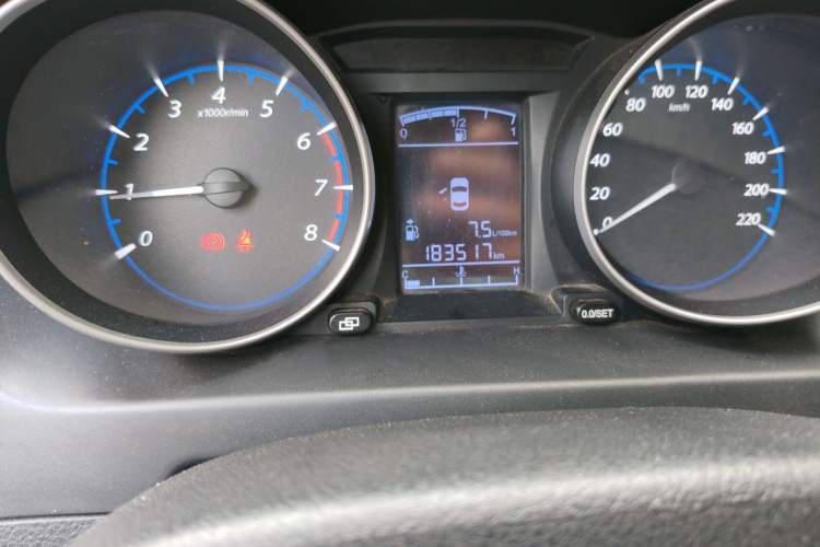 Used FORTHING Joyear X5 2015 1.6L Manual Luxury Model Odometer Close Up