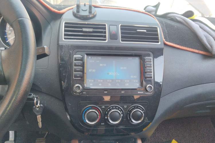 Used FORTHING Joyear X5 2015 1.6L Manual Luxury Model Audio And AC Panel