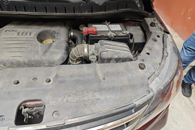 Used FORTHING Joyear X5 2015 1.8T Manual Luxury Model Engine Bay Left