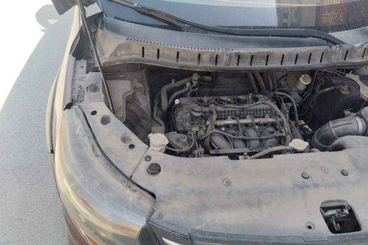 Used FORTHING Joyear X5 2015 1.6L Manual Luxury Model Engine Bay Right