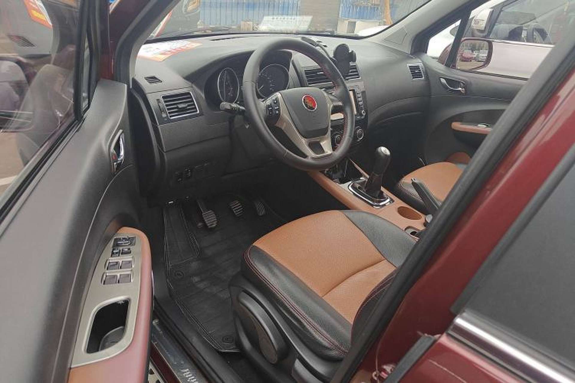 Used FORTHING Joyear X5 2015 1.6L Manual Luxury Model Interior 2