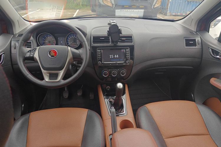 Used FORTHING Joyear X5 2015 1.6L Manual Luxury Model Interior 3