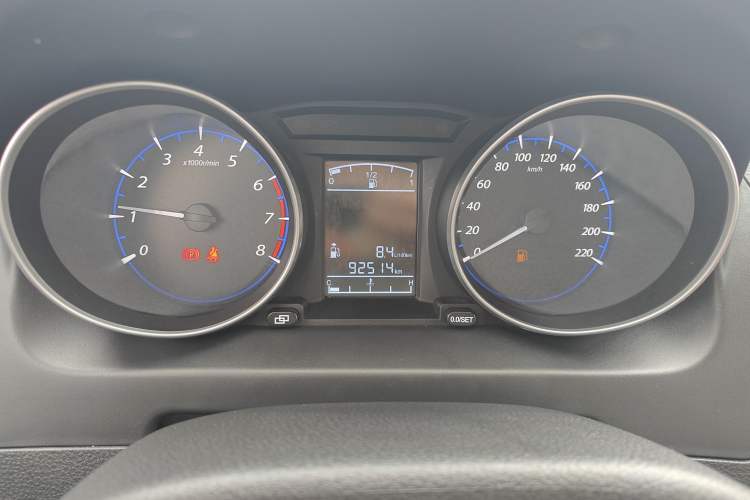 Used FORTHING Joyear X5 2015 1.6L Manual Luxury Model Odometer Close Up