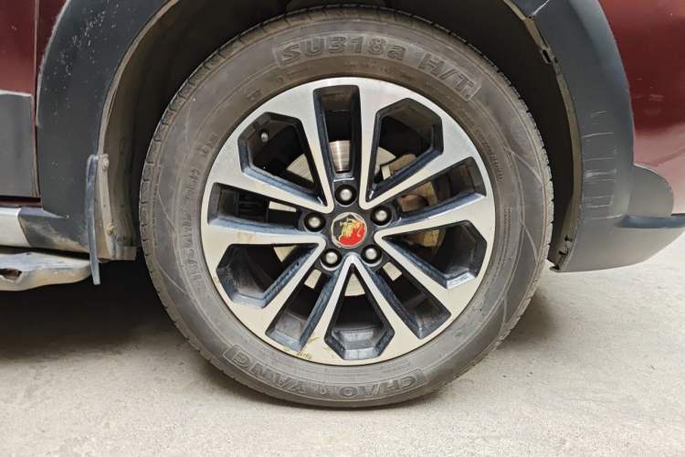 Used FORTHING Joyear X5 2015 1.8T Manual Luxury Model Right Front Wheel Hub