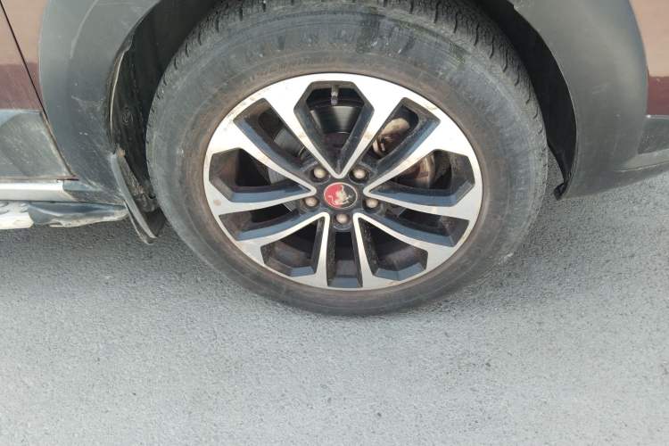 Used FORTHING Joyear X5 2015 1.6L Manual Luxury Model Right Front Wheel Hub