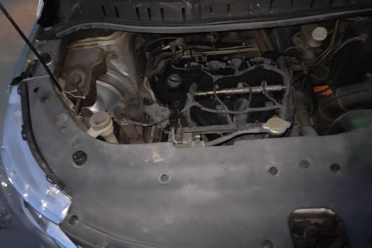 Used FORTHING Joyear X5 2015 1.6L Manual Luxury Model Engine Bay Right