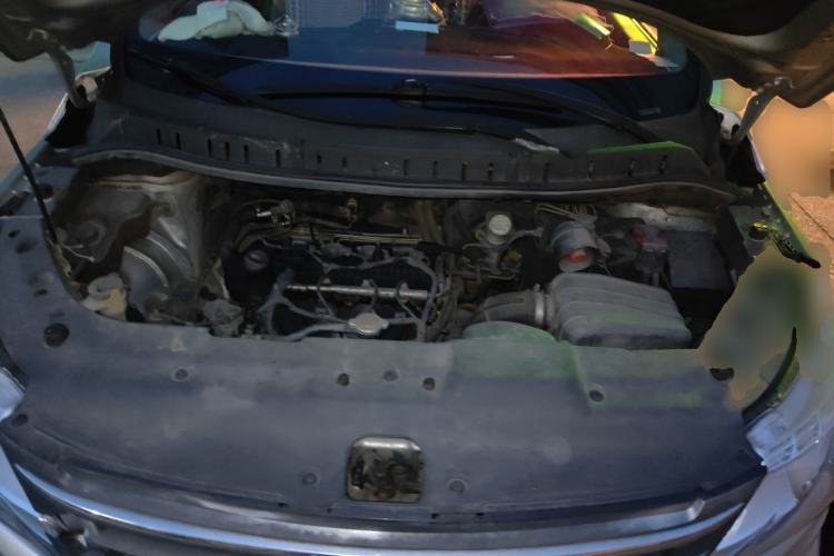 Used FORTHING Joyear X5 2015 1.6L Manual Luxury Model Engine Bay