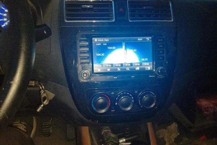 Used FORTHING Joyear X5 2015 1.6L Manual Luxury Model Audio And AC Panel