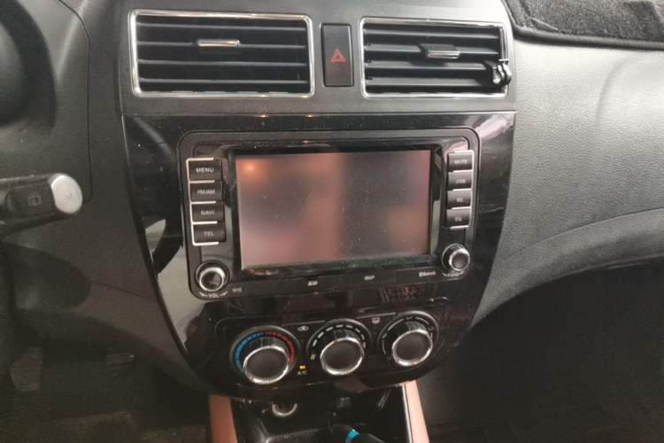 Used FORTHING Joyear X5 2015 1.6L Manual Luxury Model Audio And AC Panel