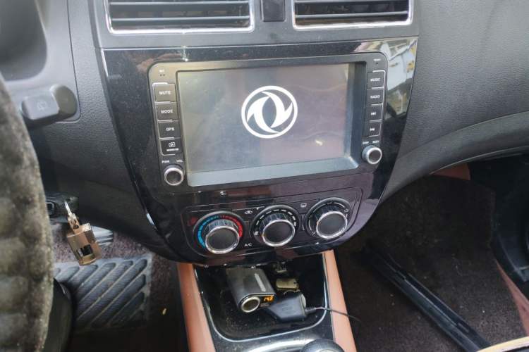 Used FORTHING Joyear X5 2015 1.6L Manual Luxury Model Audio And AC Panel