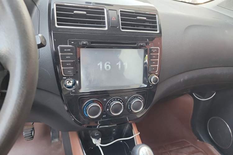 Used FORTHING Joyear X5 2015 1.6L Manual Luxury Model Audio And AC Panel