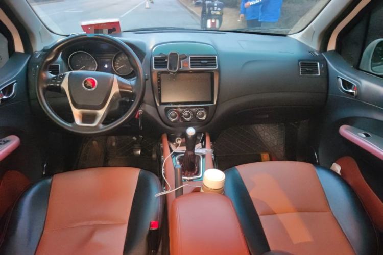 Used FORTHING Joyear X5 2015 1.6L Manual Luxury Model Center Console