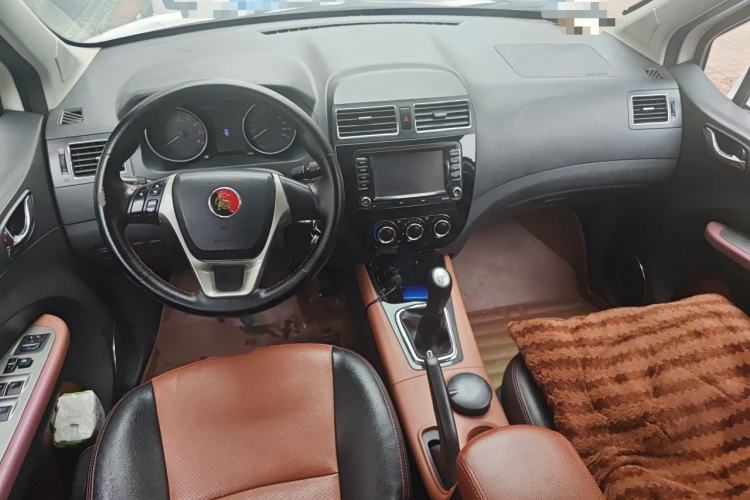Used FORTHING Joyear X5 2015 1.6L Manual Luxury Model Center Console