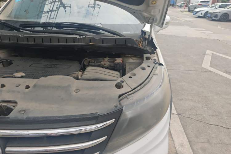 Used FORTHING Joyear X5 2015 1.6L Manual Luxury Model Engine Bay Left