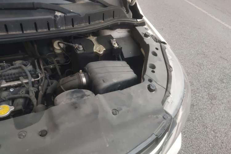Used FORTHING Joyear X5 2015 1.6L Manual Luxury Model Engine Bay Left