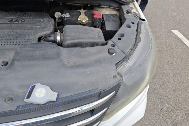 Used FORTHING Joyear X5 2015 1.6L Manual Luxury Model Engine Bay Left