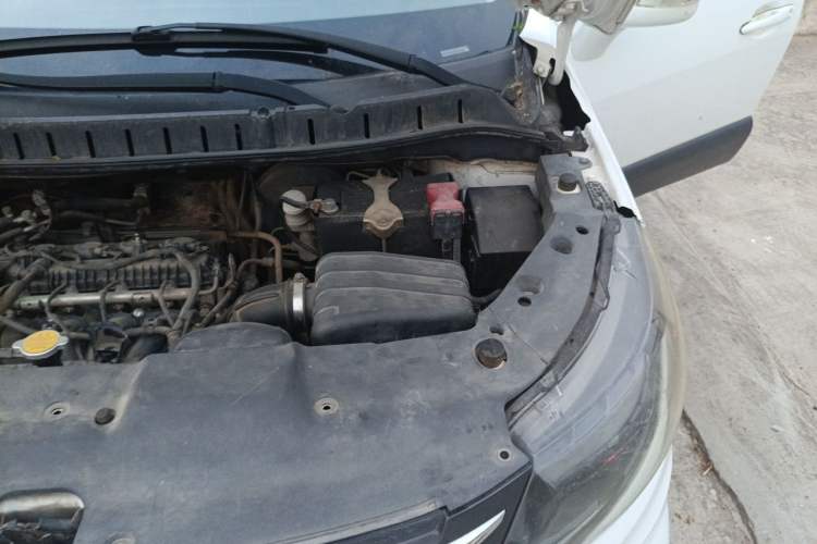 Used FORTHING Joyear X5 2015 1.6L Manual Luxury Model Engine Bay Left