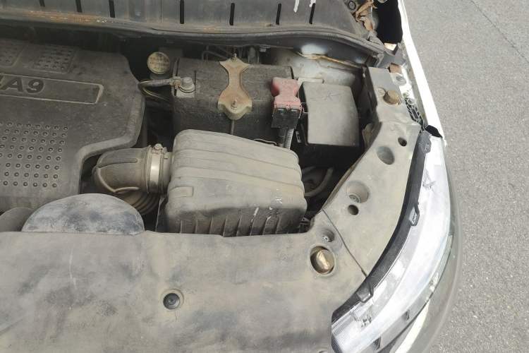 Used FORTHING Joyear X5 2015 1.6L Manual Luxury Model Engine Bay Left