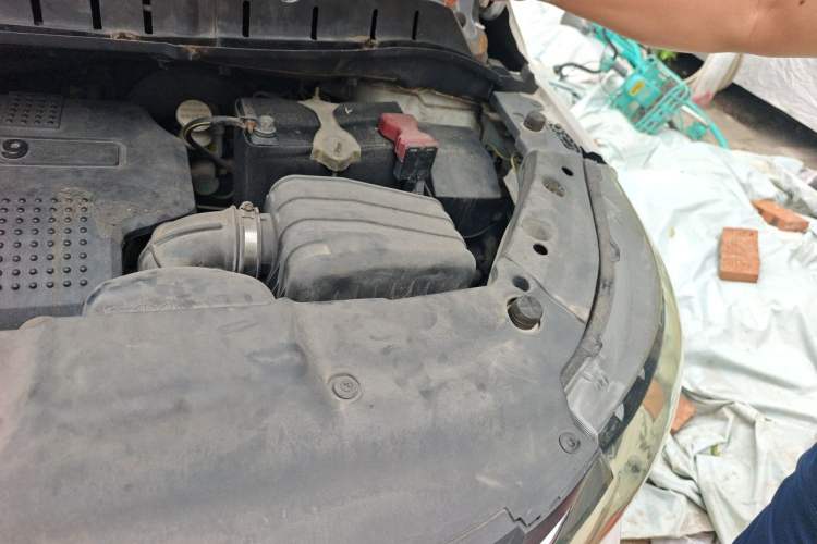 Used FORTHING Joyear X5 2015 1.6L Manual Luxury Model Engine Bay Left