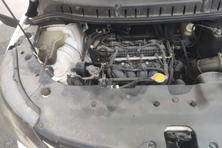 Used FORTHING Joyear X5 2015 1.6L Manual Luxury Model Engine Bay Right