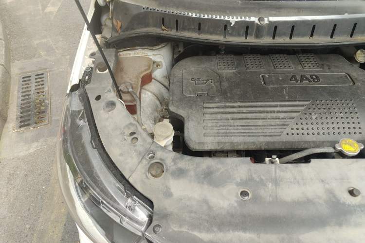 Used FORTHING Joyear X5 2015 1.6L Manual Luxury Model Engine Bay Right