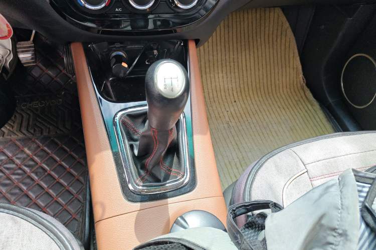 Used FORTHING Joyear X5 2015 1.6L Manual Luxury Model Gear Lever