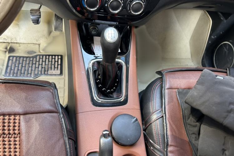 Used FORTHING Joyear X5 2015 1.6L Manual Luxury Model Interior 3