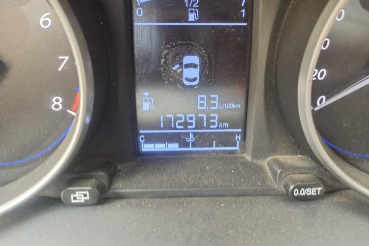 Used FORTHING Joyear X5 2015 1.6L Manual Luxury Model Odometer Close Up
