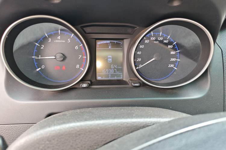 Used FORTHING Joyear X5 2015 1.6L Manual Luxury Model Odometer Close Up