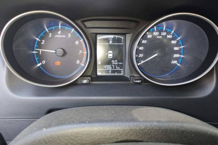 Used FORTHING Joyear X5 2015 1.6L Manual Luxury Model Odometer Close Up