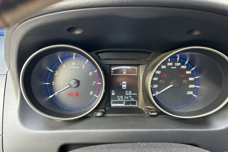 Used FORTHING Joyear X5 2015 1.6L Manual Luxury Model Odometer Close Up