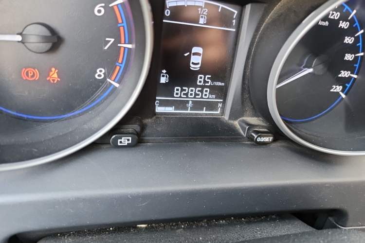 Used FORTHING Joyear X5 2015 1.6L Manual Luxury Model Odometer Close Up