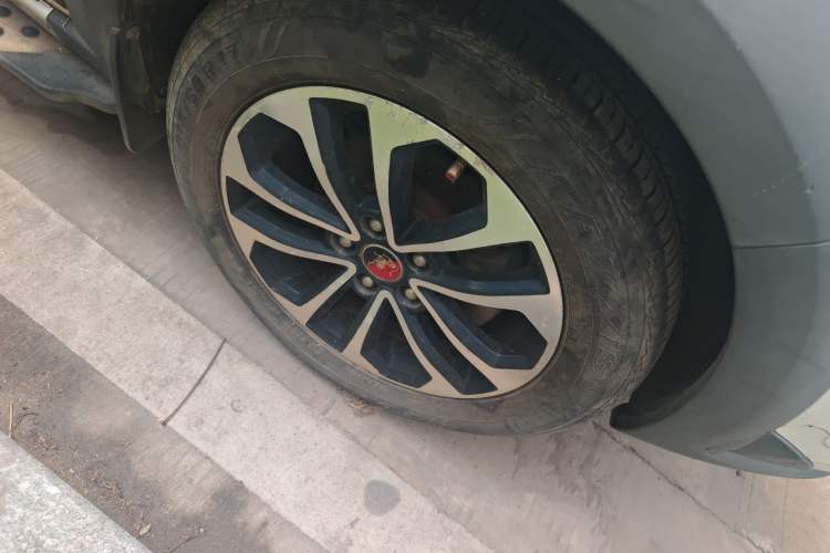 Used FORTHING Joyear X5 2015 1.6L Manual Luxury Model Right Front Wheel Hub