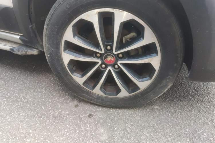 Used FORTHING Joyear X5 2015 1.6L Manual Luxury Model Right Front Wheel Hub