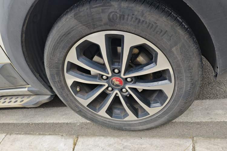 Used FORTHING Joyear X5 2015 1.6L Manual Luxury Model Right Front Wheel Hub