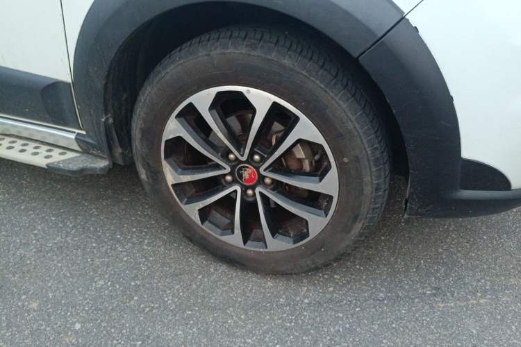 Used FORTHING Joyear X5 2015 1.6L Manual Luxury Model Right Front Wheel Hub
