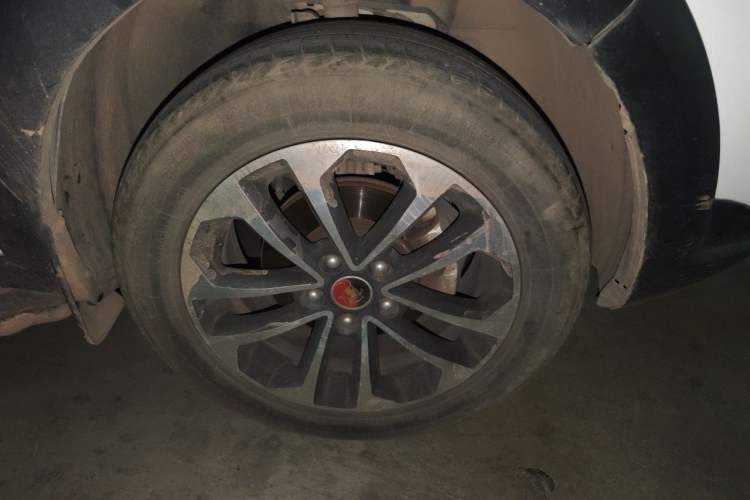 Used FORTHING Joyear X5 2015 1.6L Manual Luxury Model Right Front Wheel Hub