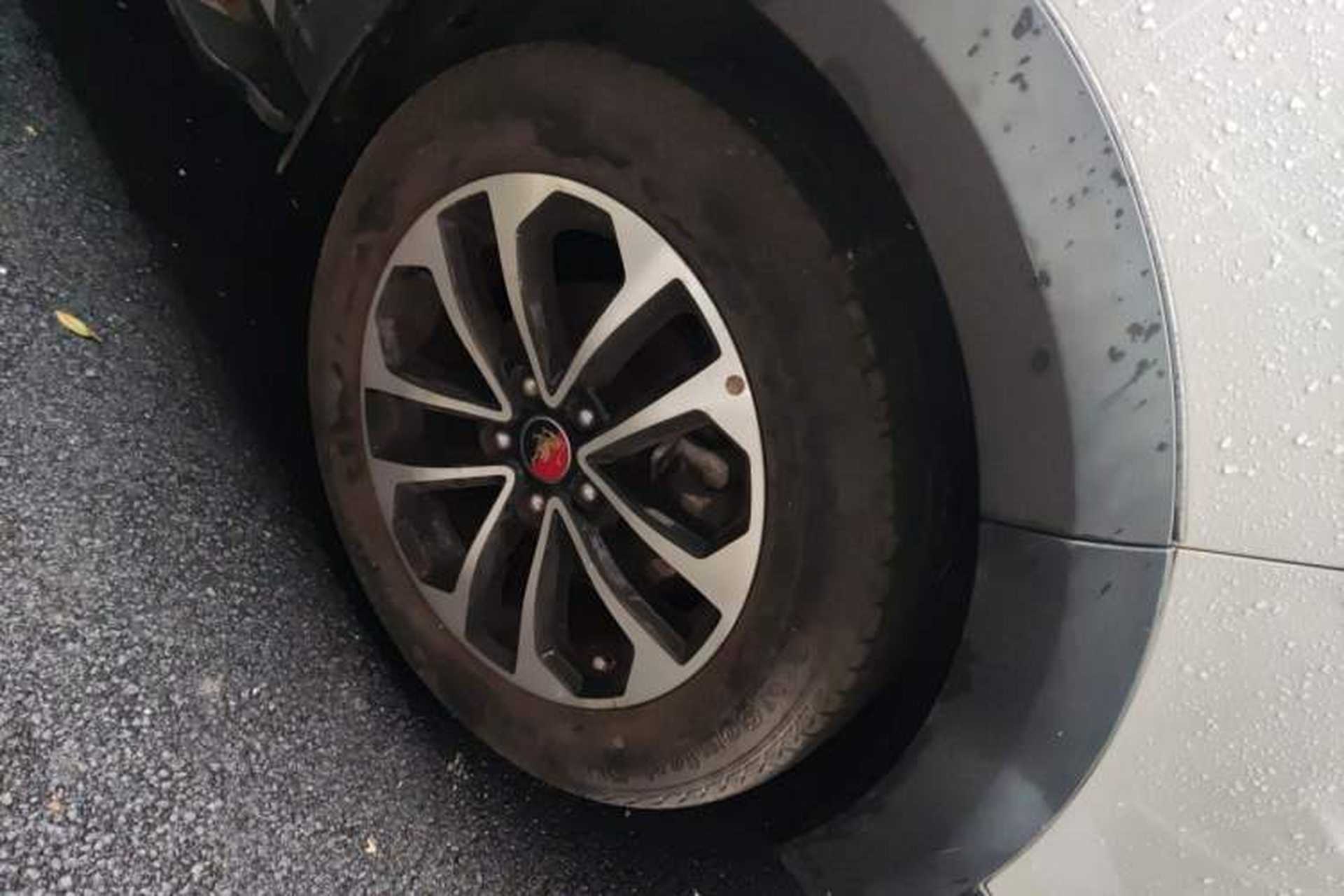 Used FORTHING Joyear X5 2015 1.8T Manual Luxury Model Right Front Wheel Hub