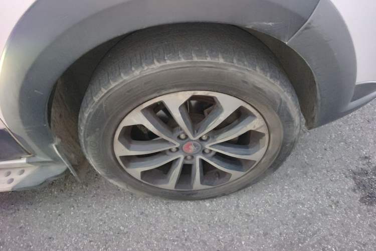 Used FORTHING Joyear X5 2015 1.6L Manual Luxury Model Right Front Wheel Hub