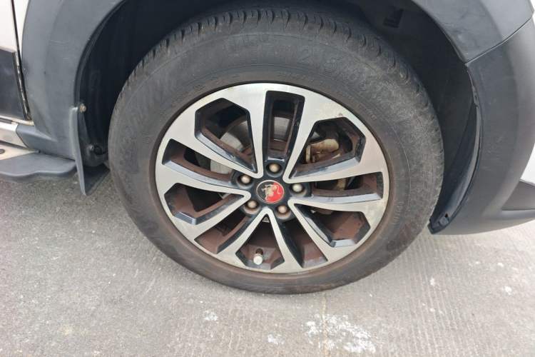Used FORTHING Joyear X5 2015 1.6L Manual Luxury Model Right Front Wheel Hub