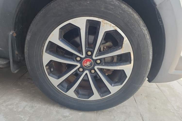 Used FORTHING Joyear X5 2015 1.6L Manual Luxury Model Right Front Wheel Hub
